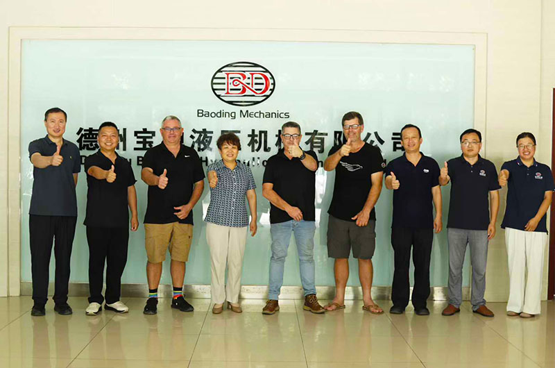 南非客戶來寶鼎機械參觀
